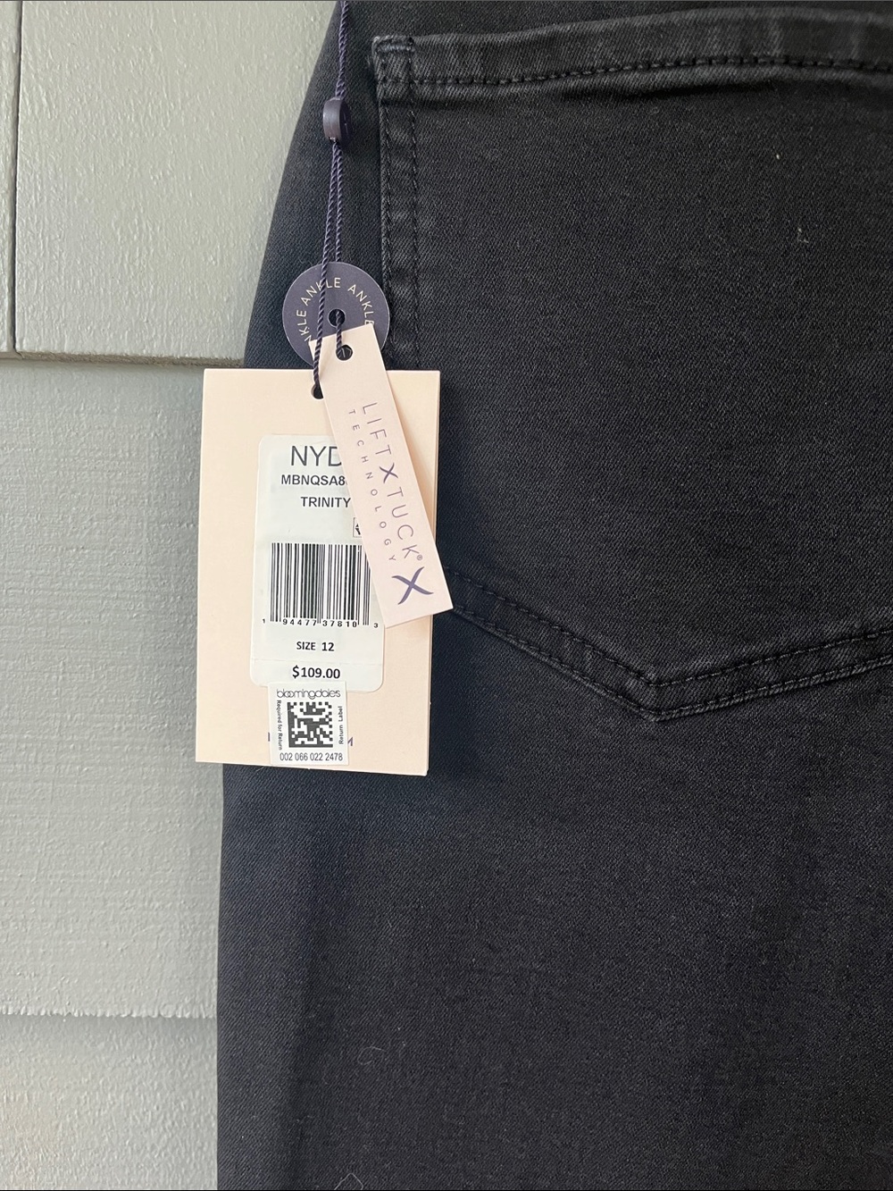 NYDJ Black Cropped Straight-Leg Jeans 12 NWT - Picture 6 of 6